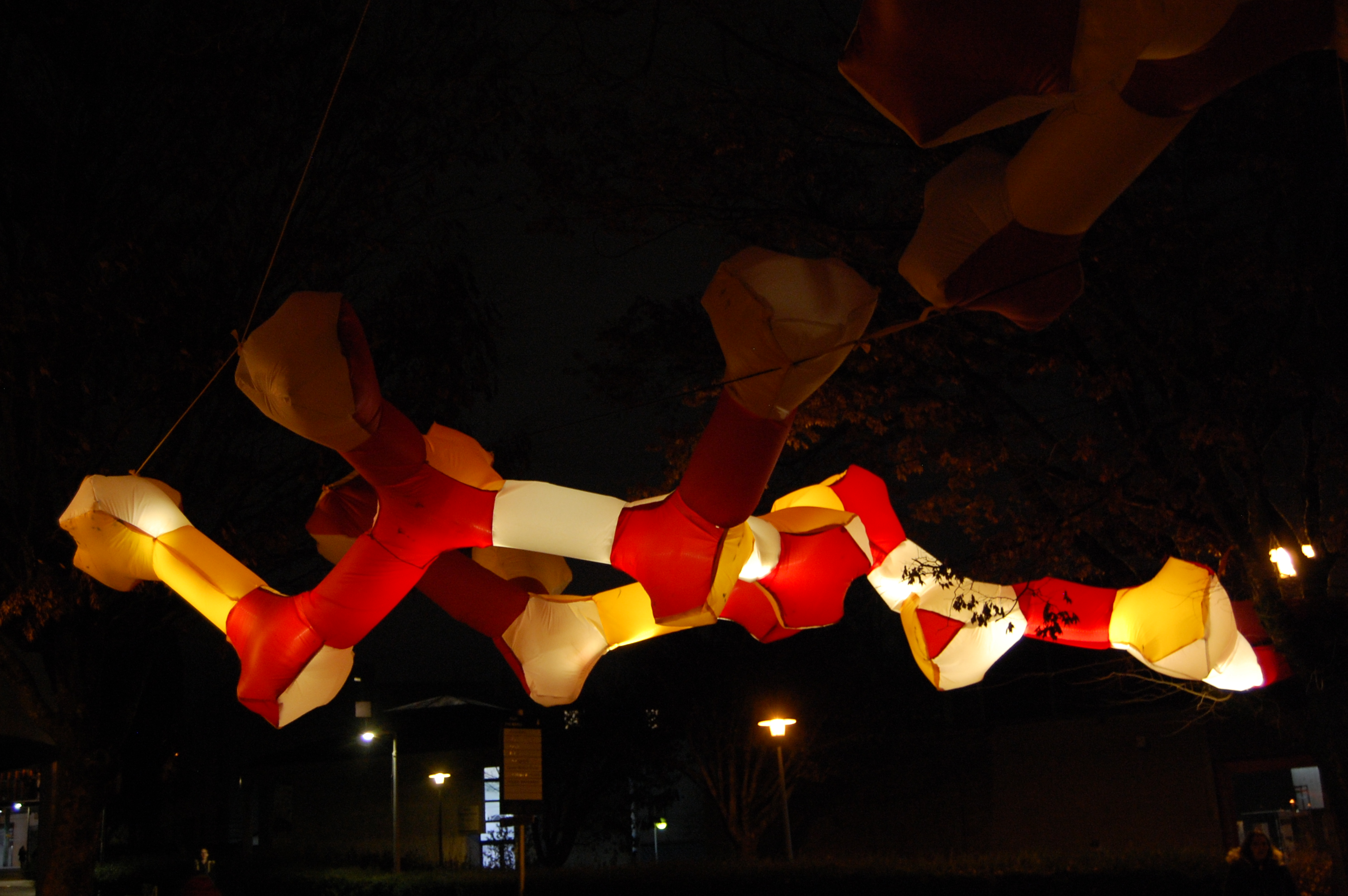 Les Constellations installées Place de l'Europe à Besançon, avec l'association Juste Ici, en 2018